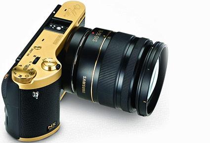 سامسونغ تطرح كاميرا NX300 مطلية بالذهب